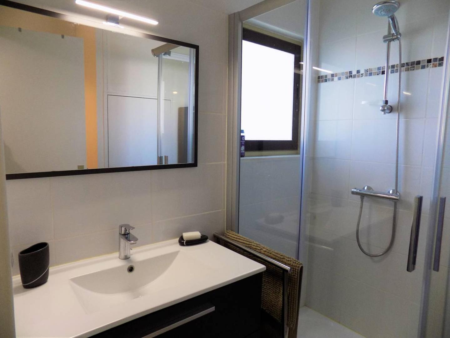 Saint Georges De Didonne - Pleine Vue Mer Pour Ce Studio Cabine Face A La Plage Екстер'єр фото