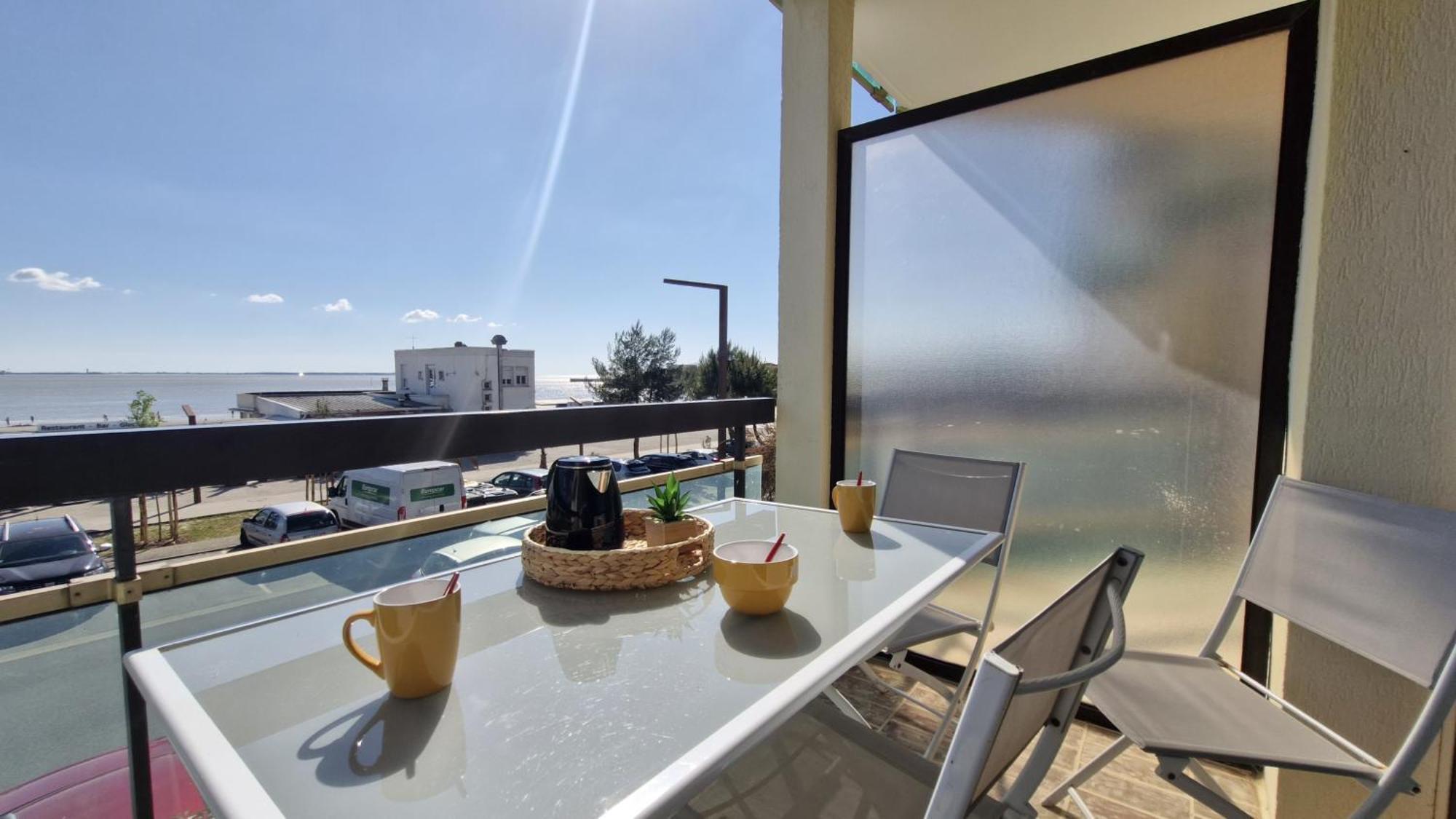 Saint Georges De Didonne - Pleine Vue Mer Pour Ce Studio Cabine Face A La Plage Екстер'єр фото