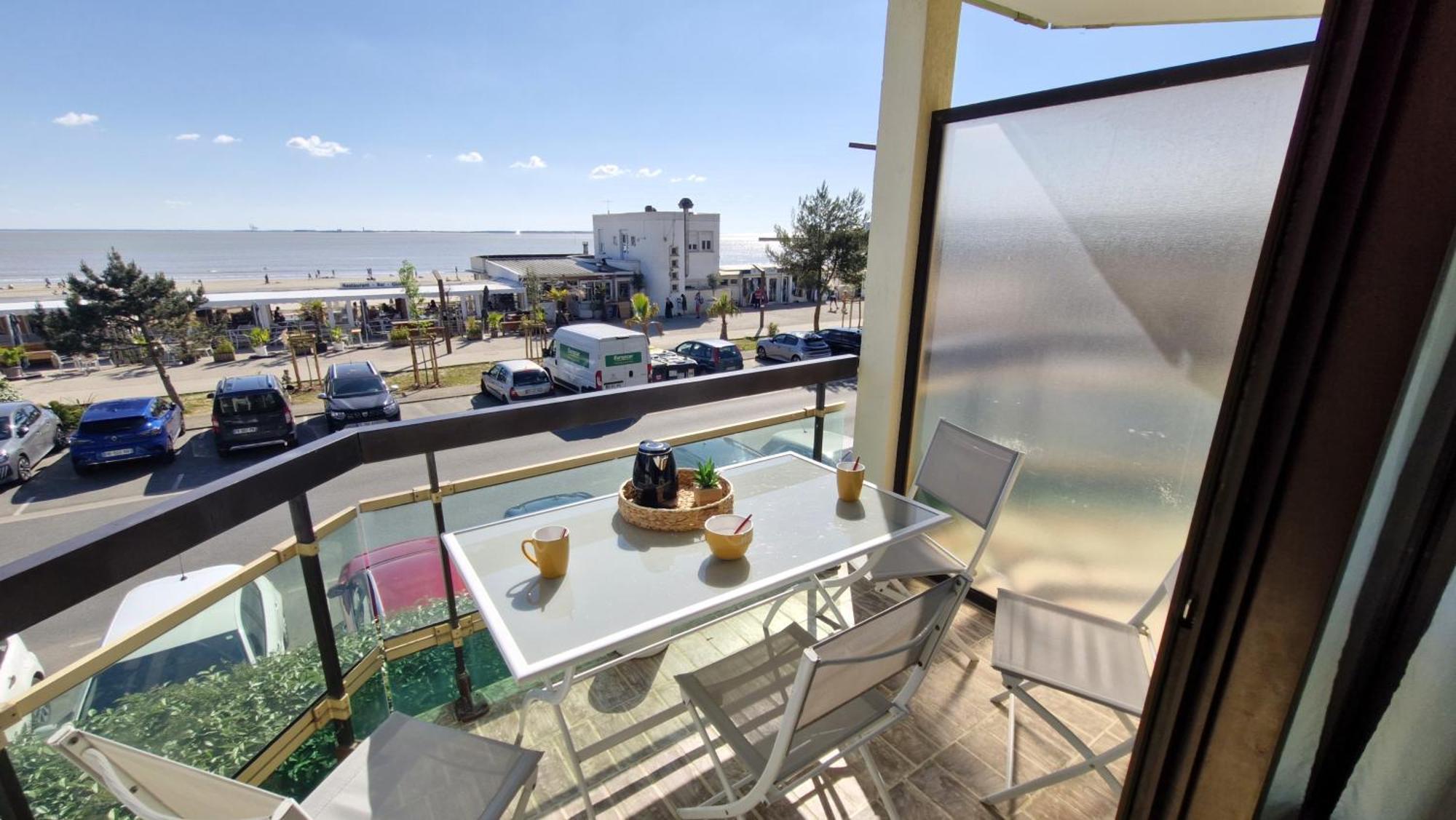 Saint Georges De Didonne - Pleine Vue Mer Pour Ce Studio Cabine Face A La Plage Екстер'єр фото