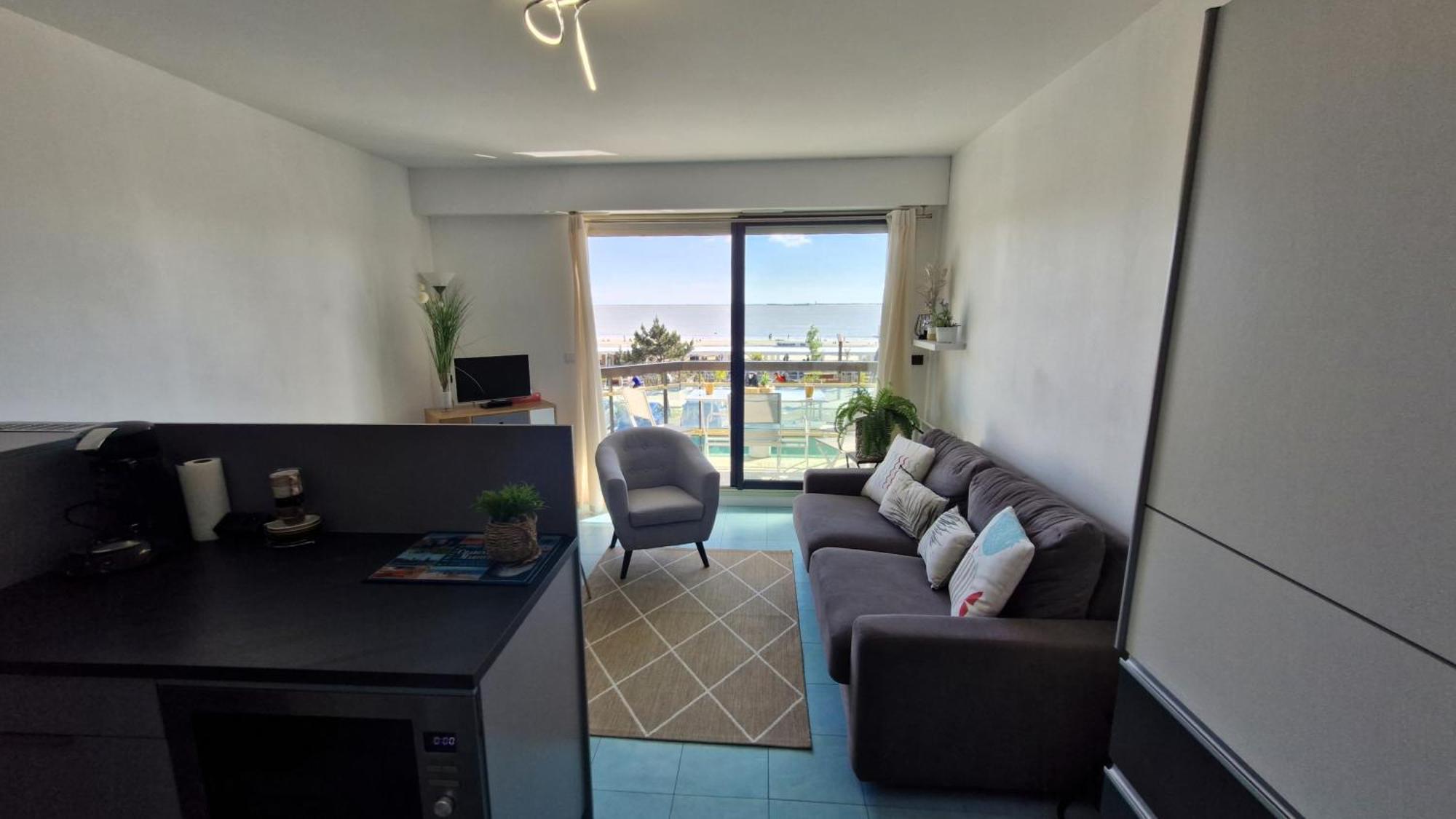 Saint Georges De Didonne - Pleine Vue Mer Pour Ce Studio Cabine Face A La Plage Екстер'єр фото